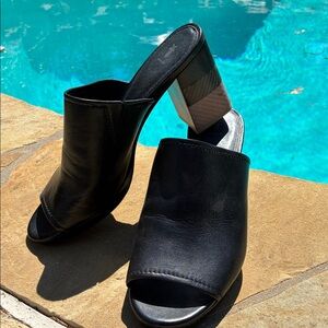 Frye Black Leather Women’s Mules slides sandals with Multi-Stripe block Heel 10